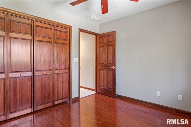 12 WEDGEWOOD Court, Taylorville, IL 62568