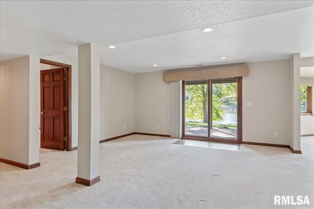 12 WEDGEWOOD Court, Taylorville, IL 62568