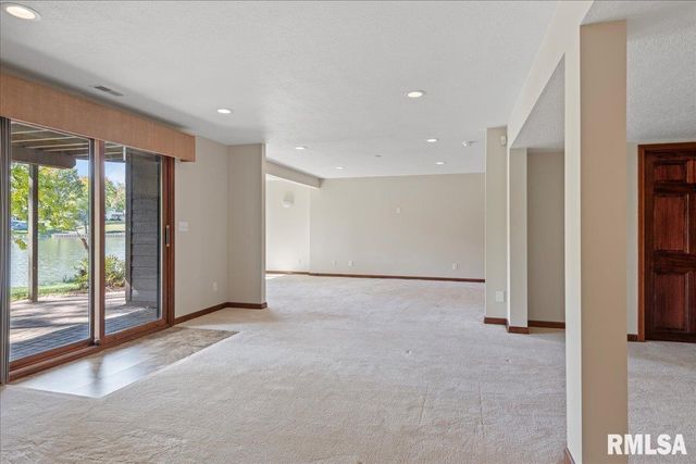 12 WEDGEWOOD Court, Taylorville, IL 62568