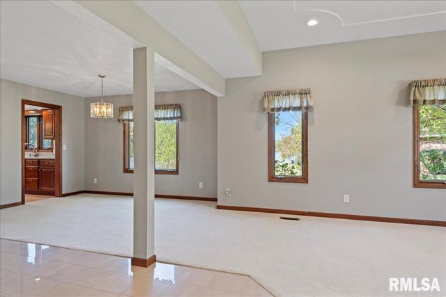 12 WEDGEWOOD Court, Taylorville, IL 62568