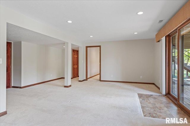 12 WEDGEWOOD Court, Taylorville, IL 62568