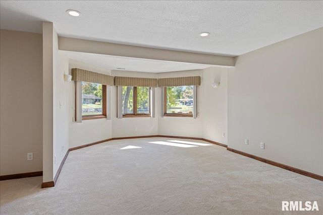 12 WEDGEWOOD Court, Taylorville, IL 62568