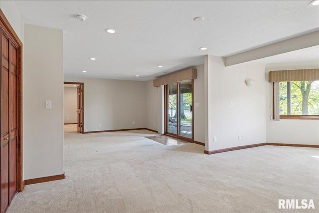 12 WEDGEWOOD Court, Taylorville, IL 62568