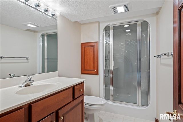 12 WEDGEWOOD Court, Taylorville, IL 62568