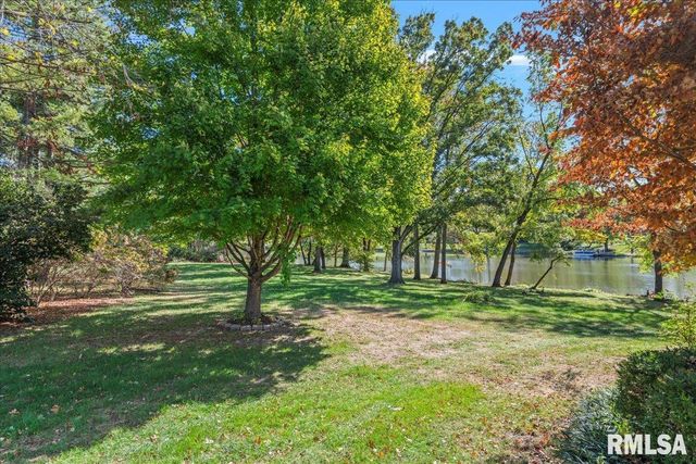 12 WEDGEWOOD Court, Taylorville, IL 62568