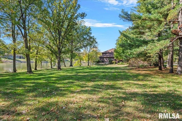 12 WEDGEWOOD Court, Taylorville, IL 62568