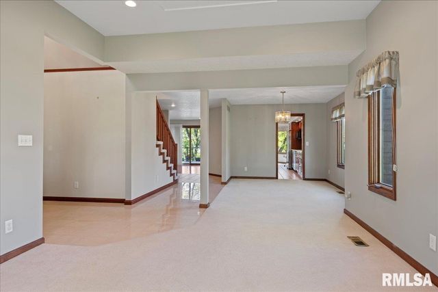 12 WEDGEWOOD Court, Taylorville, IL 62568