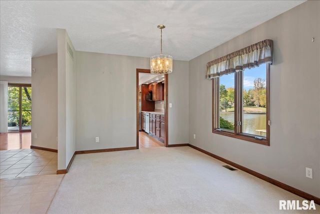 12 WEDGEWOOD Court, Taylorville, IL 62568