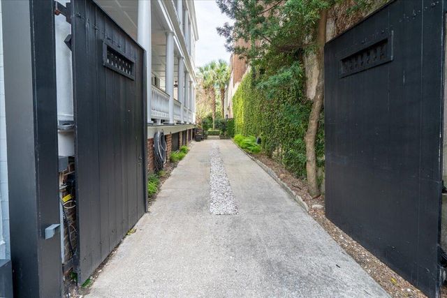 41 Society Street, Charleston, SC 29401