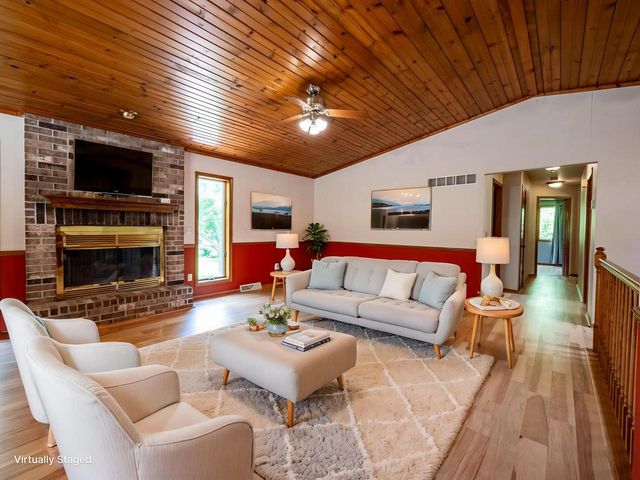 N6185 Country View LANE, Sullivan, WI 53178