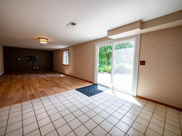 N6185 Country View LANE, Sullivan, WI 53178
