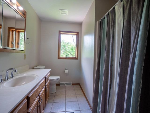 N6185 Country View LANE, Sullivan, WI 53178