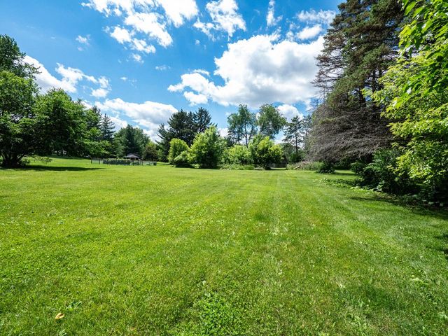 N6185 Country View LANE, Sullivan, WI 53178