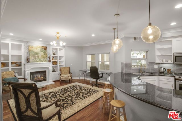 850 N Croft Avenue 203, Los Angeles, CA 90069