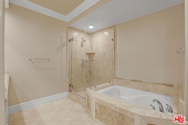 850 N Croft Avenue 203, Los Angeles, CA 90069