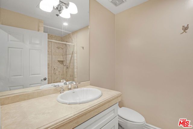 850 N Croft Avenue 203, Los Angeles, CA 90069