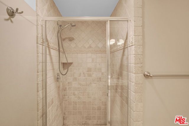 850 N Croft Avenue 203, Los Angeles, CA 90069