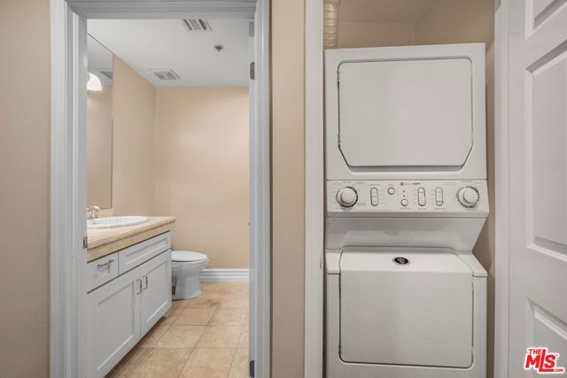 850 N Croft Avenue 203, Los Angeles, CA 90069