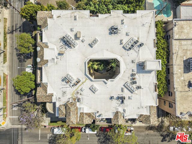 850 N Croft Avenue 203, Los Angeles, CA 90069