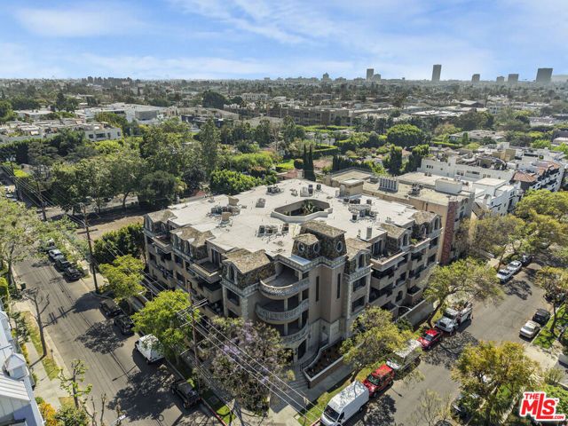 850 N Croft Avenue 203, Los Angeles, CA 90069