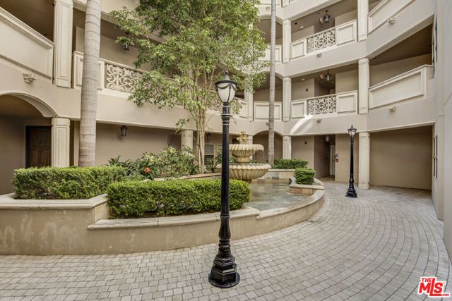 850 N Croft Avenue 203, Los Angeles, CA 90069