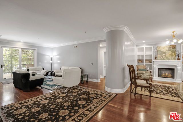 850 N Croft Avenue 203, Los Angeles, CA 90069