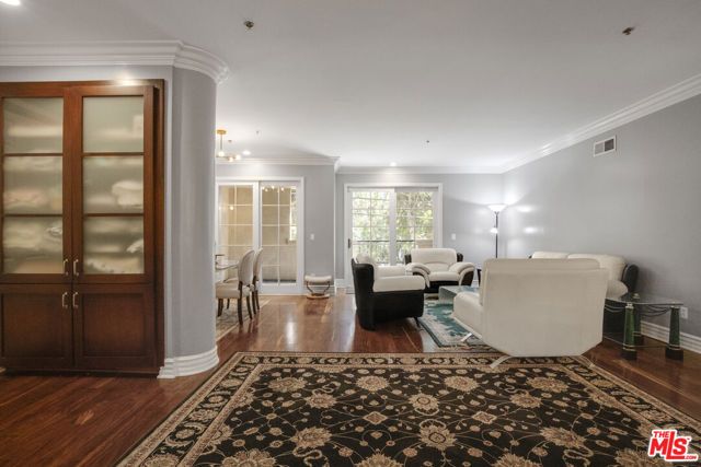 850 N Croft Avenue 203, Los Angeles, CA 90069