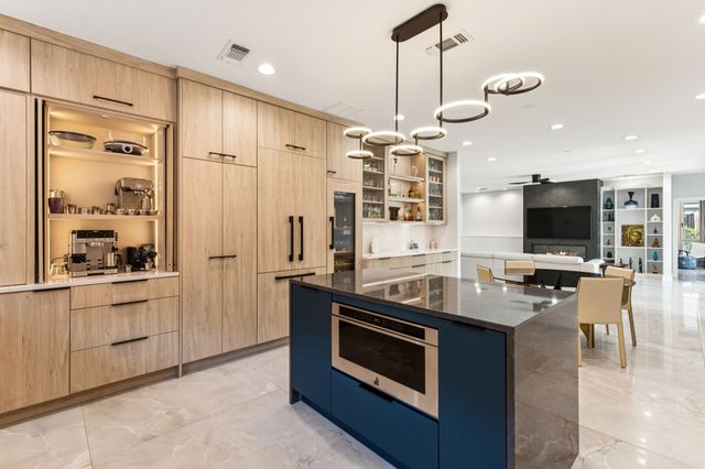 514 TIMBER LAKE Drive, Southlake, TX 76092