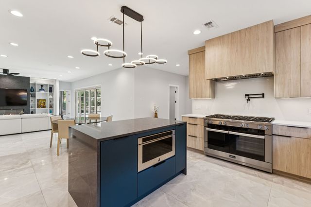 514 TIMBER LAKE Drive, Southlake, TX 76092