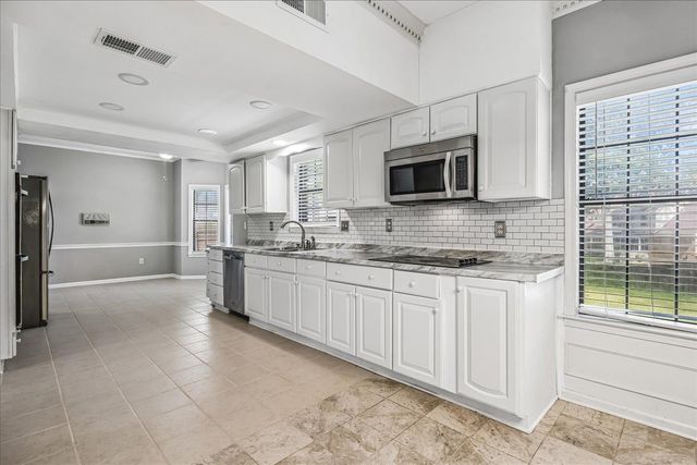 2375 CHERRY SPRINGS CV, Cordova, TN 38016