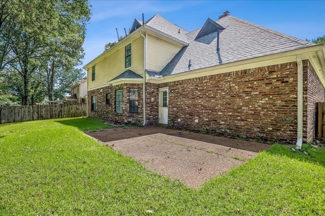 2375 CHERRY SPRINGS CV, Cordova, TN 38016