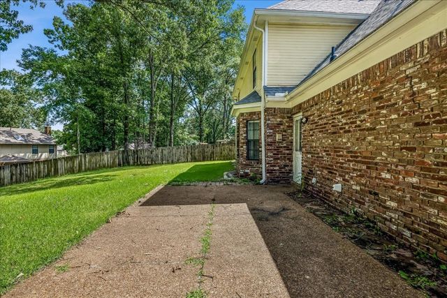 2375 CHERRY SPRINGS CV, Cordova, TN 38016