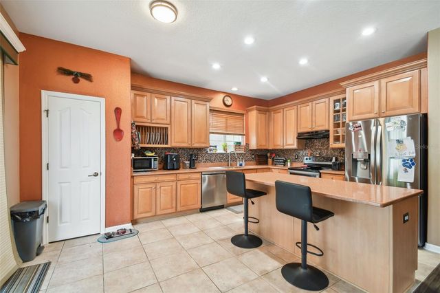 6208 CHERRY BLOSSOM TRAIL, Gibsonton, FL 33534