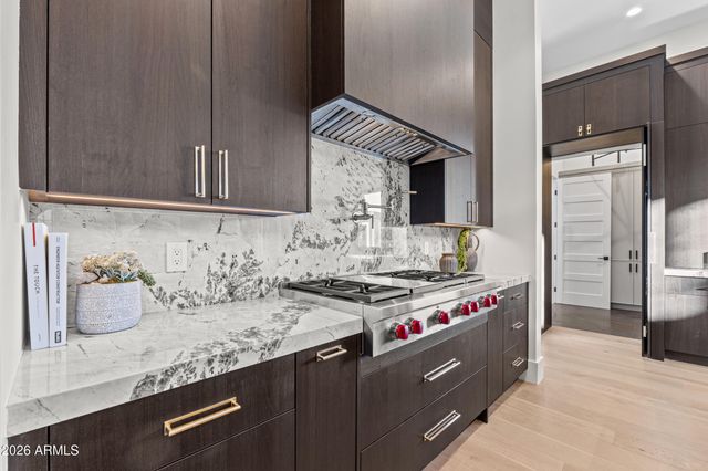 9735 E KEMPER Way, Scottsdale, AZ 85255