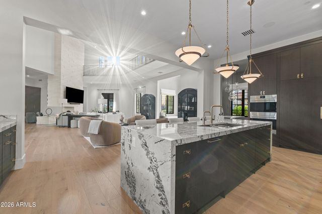 9735 E KEMPER Way, Scottsdale, AZ 85255