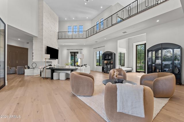 9735 E KEMPER Way, Scottsdale, AZ 85255