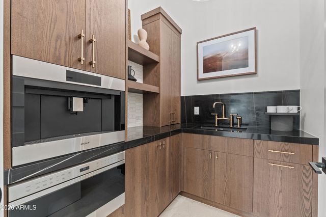 9735 E KEMPER Way, Scottsdale, AZ 85255