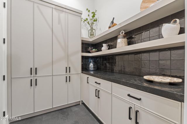 9735 E KEMPER Way, Scottsdale, AZ 85255