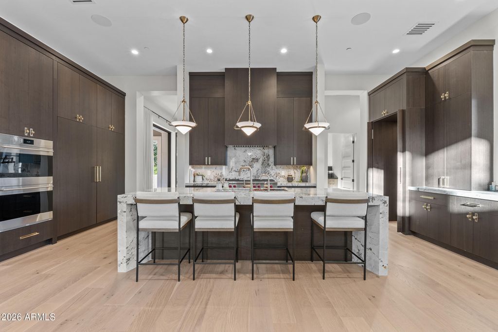 Image 14 of property listing at 9735 E KEMPER Way, Scottsdale, AZ 85255