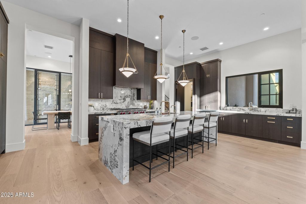 Image 15 of property listing at 9735 E KEMPER Way, Scottsdale, AZ 85255