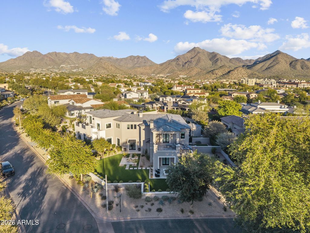 Image 3 of property listing at 9735 E KEMPER Way, Scottsdale, AZ 85255