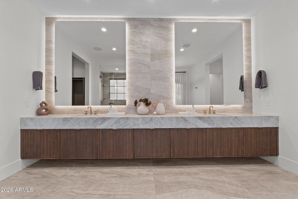 Image 30 of property listing at 9735 E KEMPER Way, Scottsdale, AZ 85255