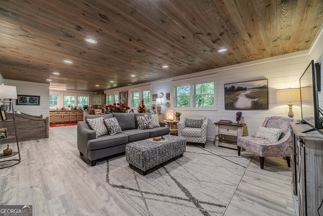 15668 Highway 197 N, Clarkesville, GA 30523