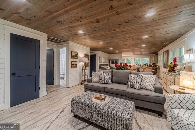 15668 Highway 197 N, Clarkesville, GA 30523