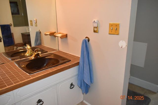 633 Canal Street, Manchester, NH 03101