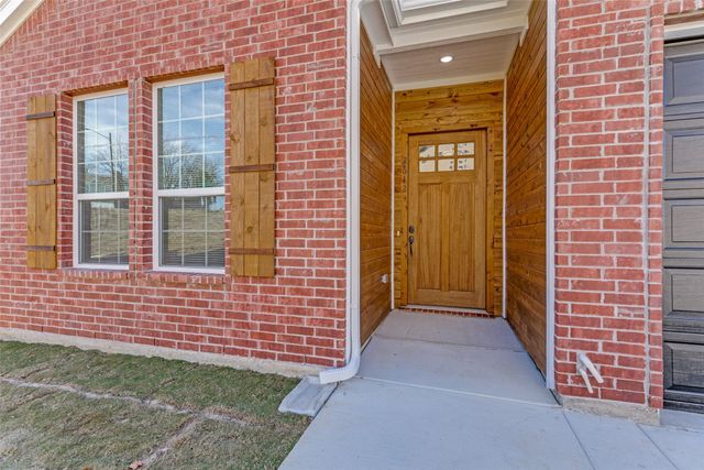 2612 Burchill Road, Fort Worth, TX 76105