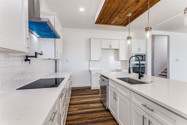 2612 Burchill Road, Fort Worth, TX 76105