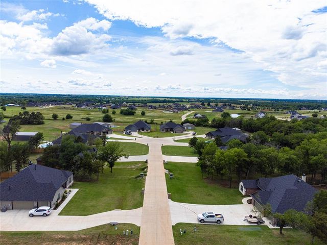 8710 Oak Tree Circle, Edmond, OK 73034