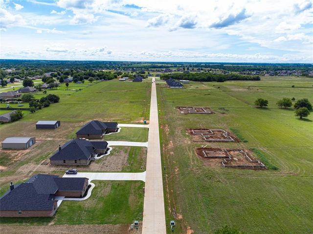 8710 Oak Tree Circle, Edmond, OK 73034