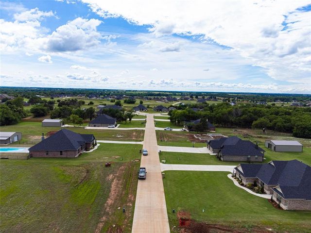 8710 Oak Tree Circle, Edmond, OK 73034